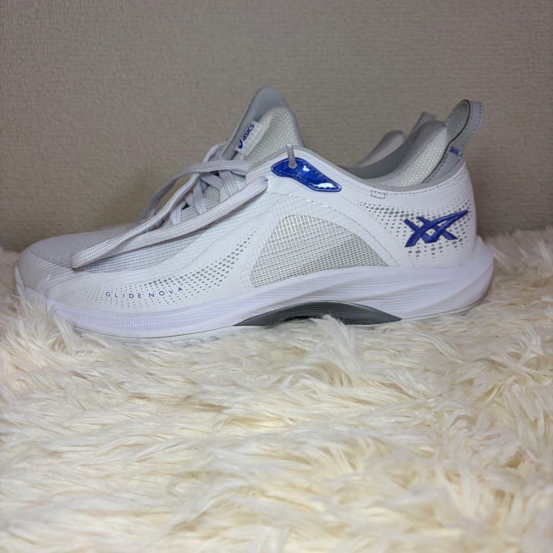 【美品】ASICS GLIDE NOVA FF 4 ホワイト 1063A105