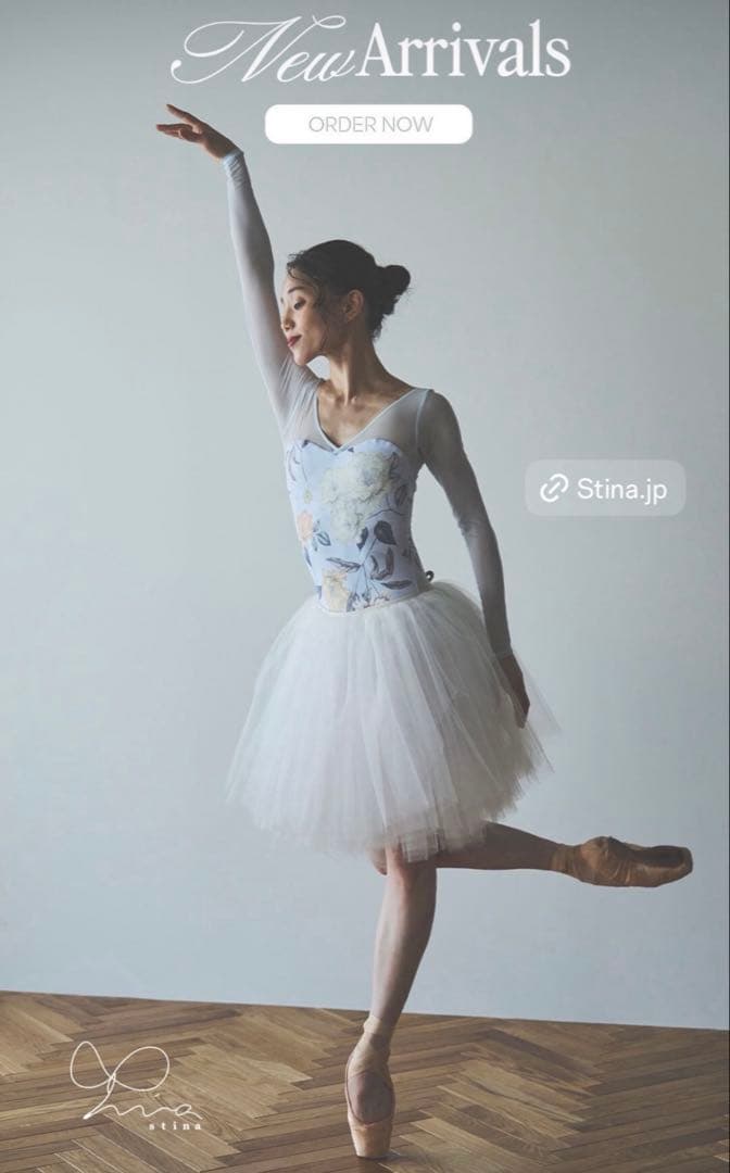 新品 スティナ stina 大人気 レオタード M 完売品