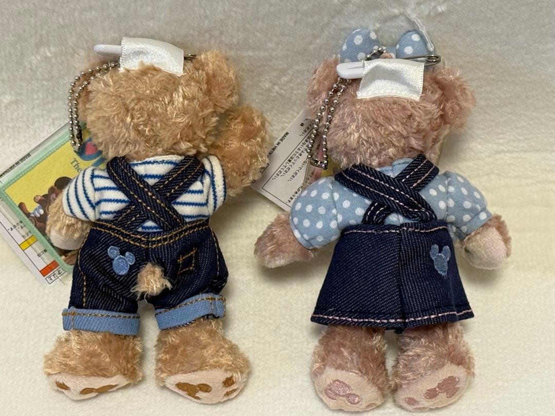 お顔厳選★新品タグ付★激レアデニム着★シェリーメイ×ダッフィー★ぬいぐるみバッジ