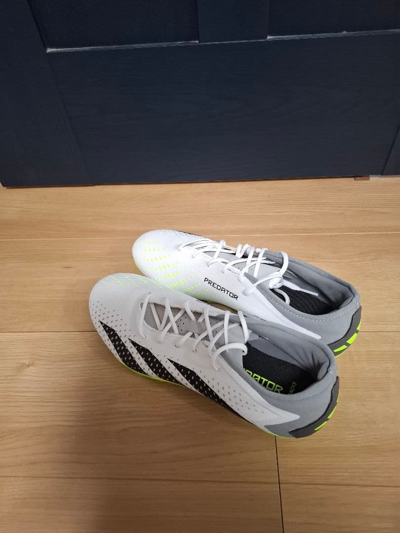 アディダス Predator サッカーシューズ