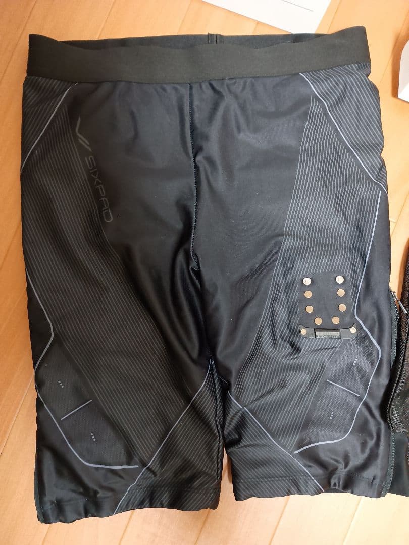 a　SIXPAD Powersuit シックスパッド ヒップ&レッグ
